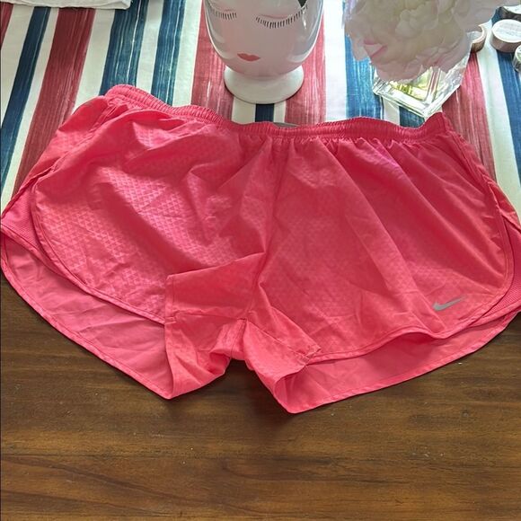 Nike Pink Athletic Shorts Moisture-Wicking Lightweight no tags new XL - Picture 1 of 10